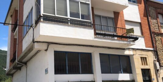 Lote de 3 viviendas y un local comercial en Cistierna