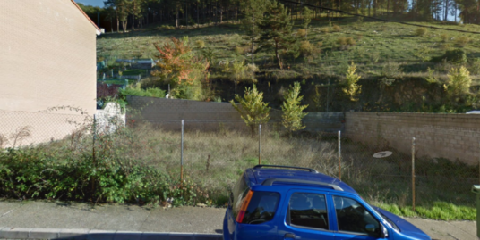 SOLAR  DE 400 M2 EN EL PARQUE INFANTIL DE CISTIERNA